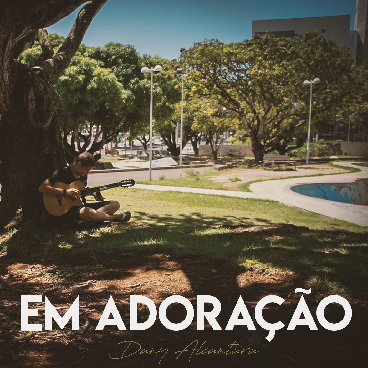 Em Adora o