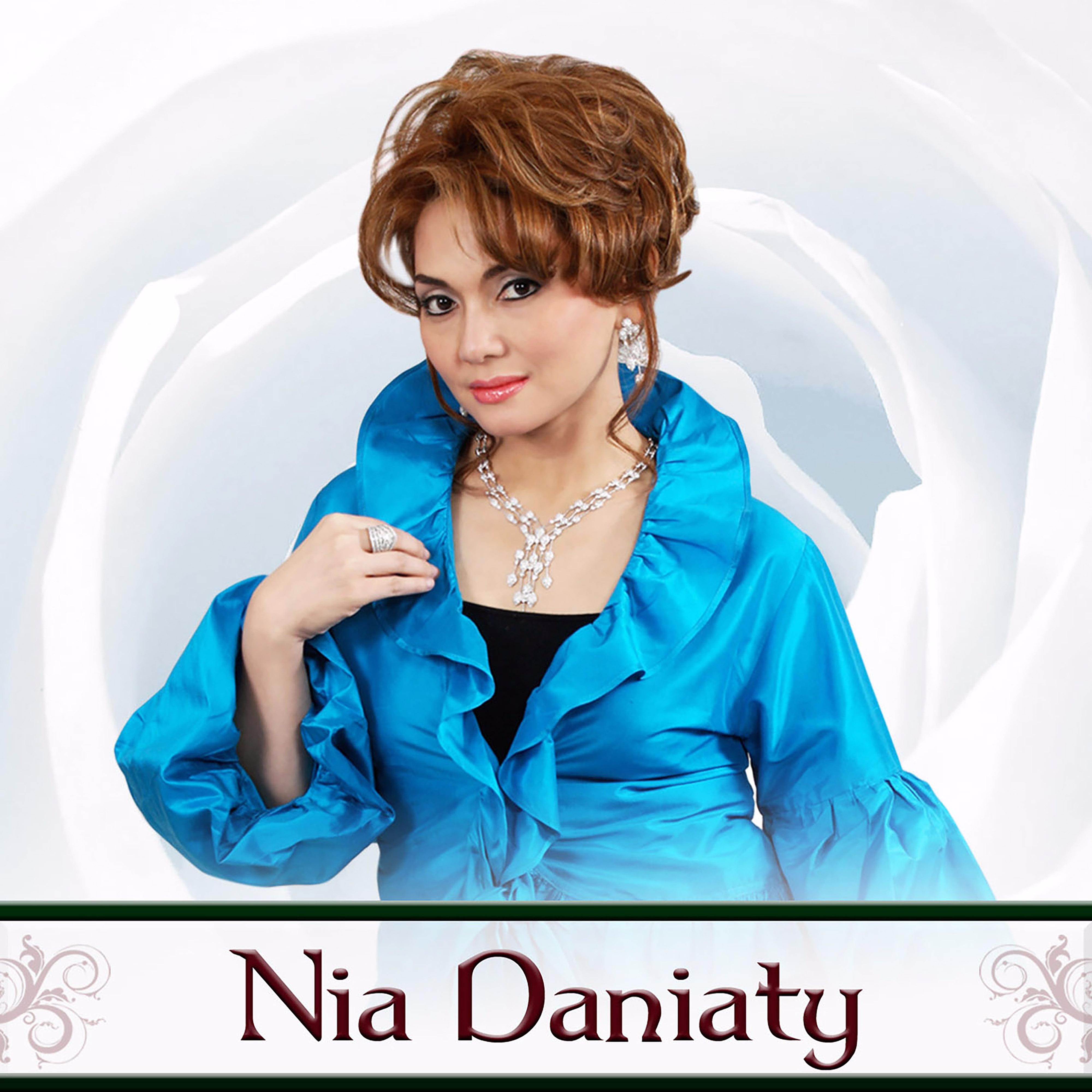 Hits Nia Daniaty