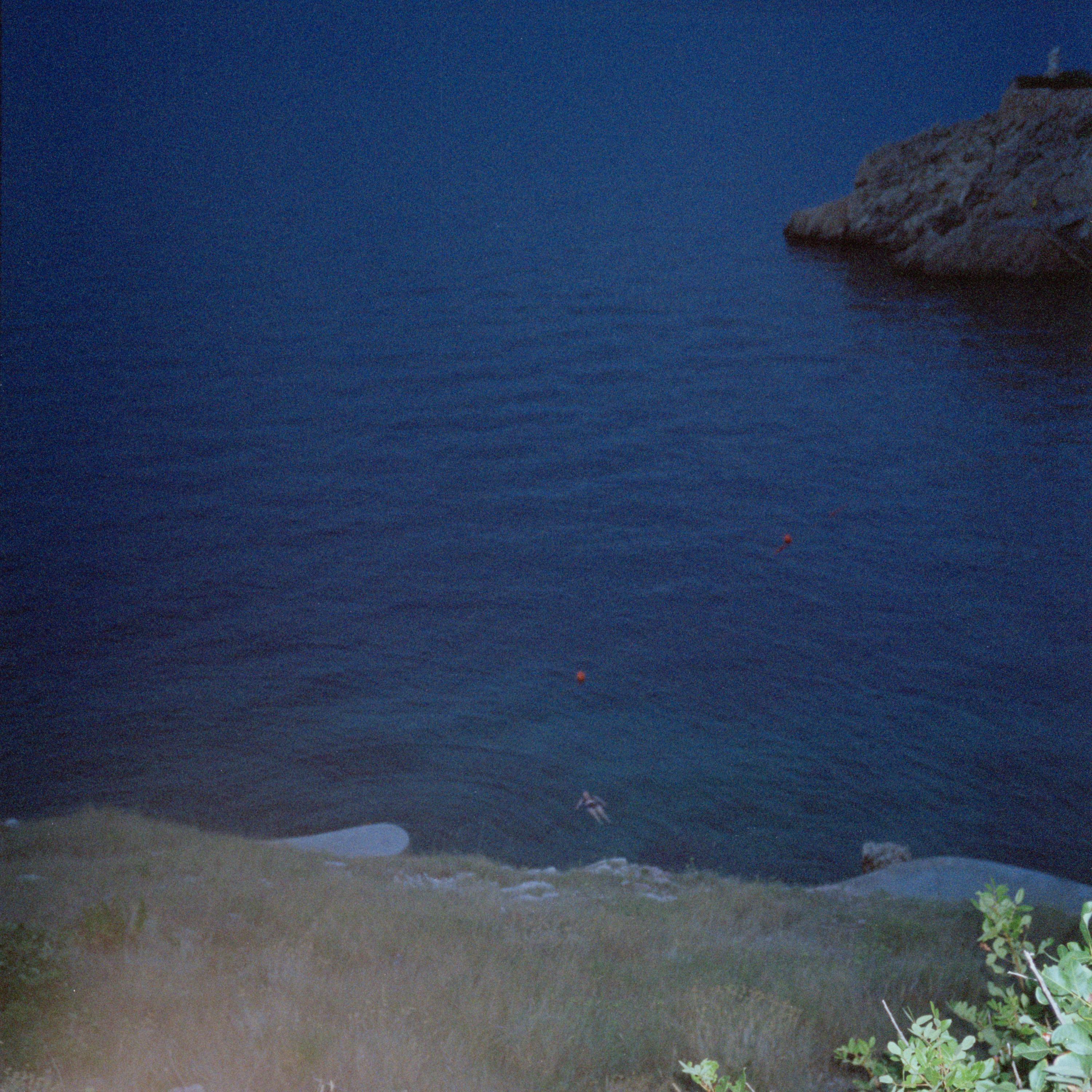 VI
